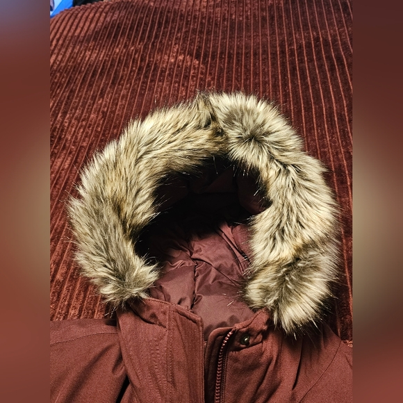 The North Face Maroon Jacket with Fur Hood - Picture 13 of 13